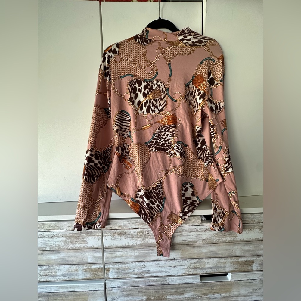 ✨ Iris Bodysuit 2X Chain Animal Print Pink Long Sleeve Top